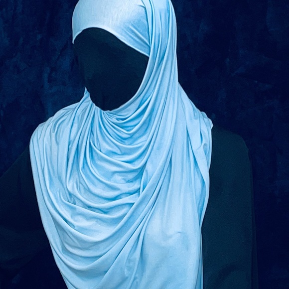 Hijab - Made In Dubai UAE - Picture 4 of 4